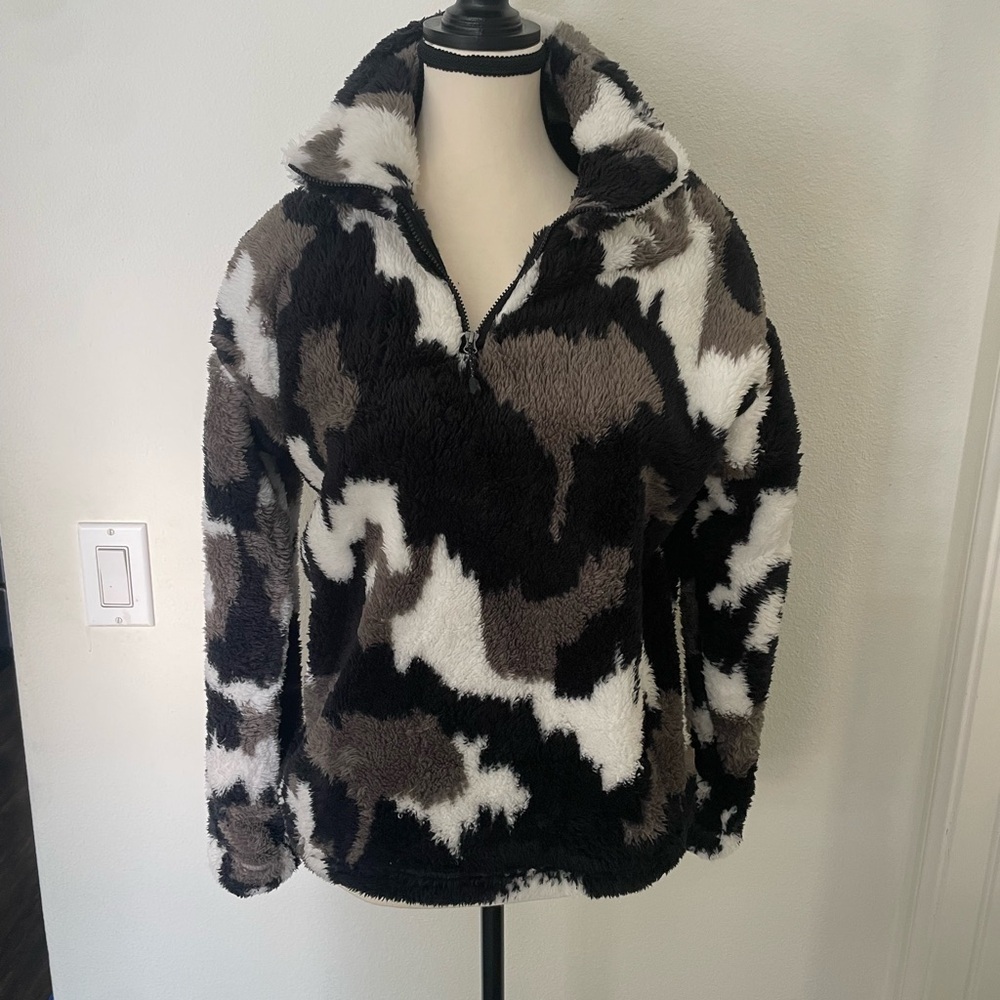 Eddie Bauer Women’s Size M Pullover Sweater Camouflage Fux Fur Half Zip - Picture 2 of 12